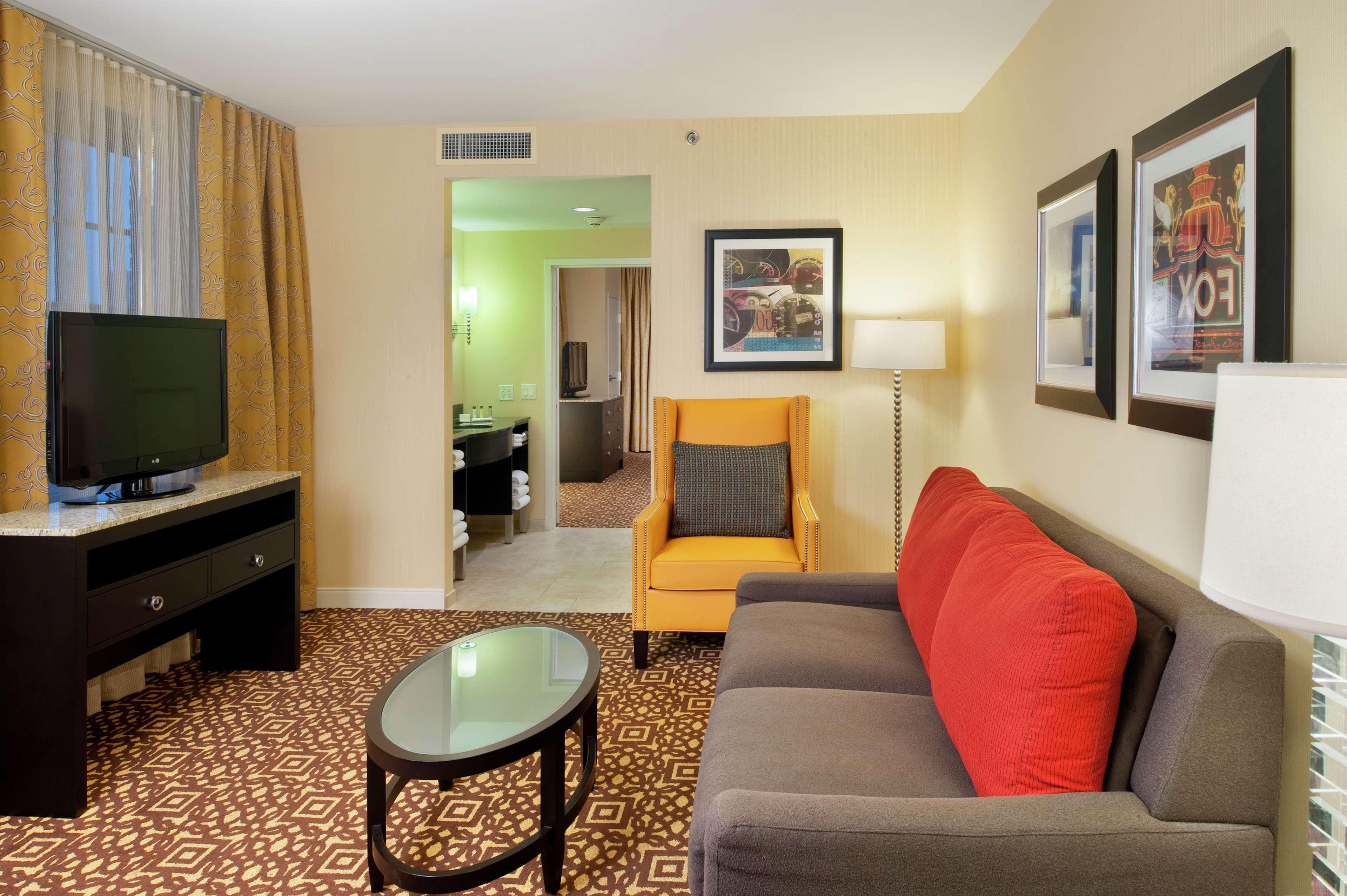 Doubletree Suites By Hilton Hotel Detroit Downtown - Fort Shelby Kültér fotó