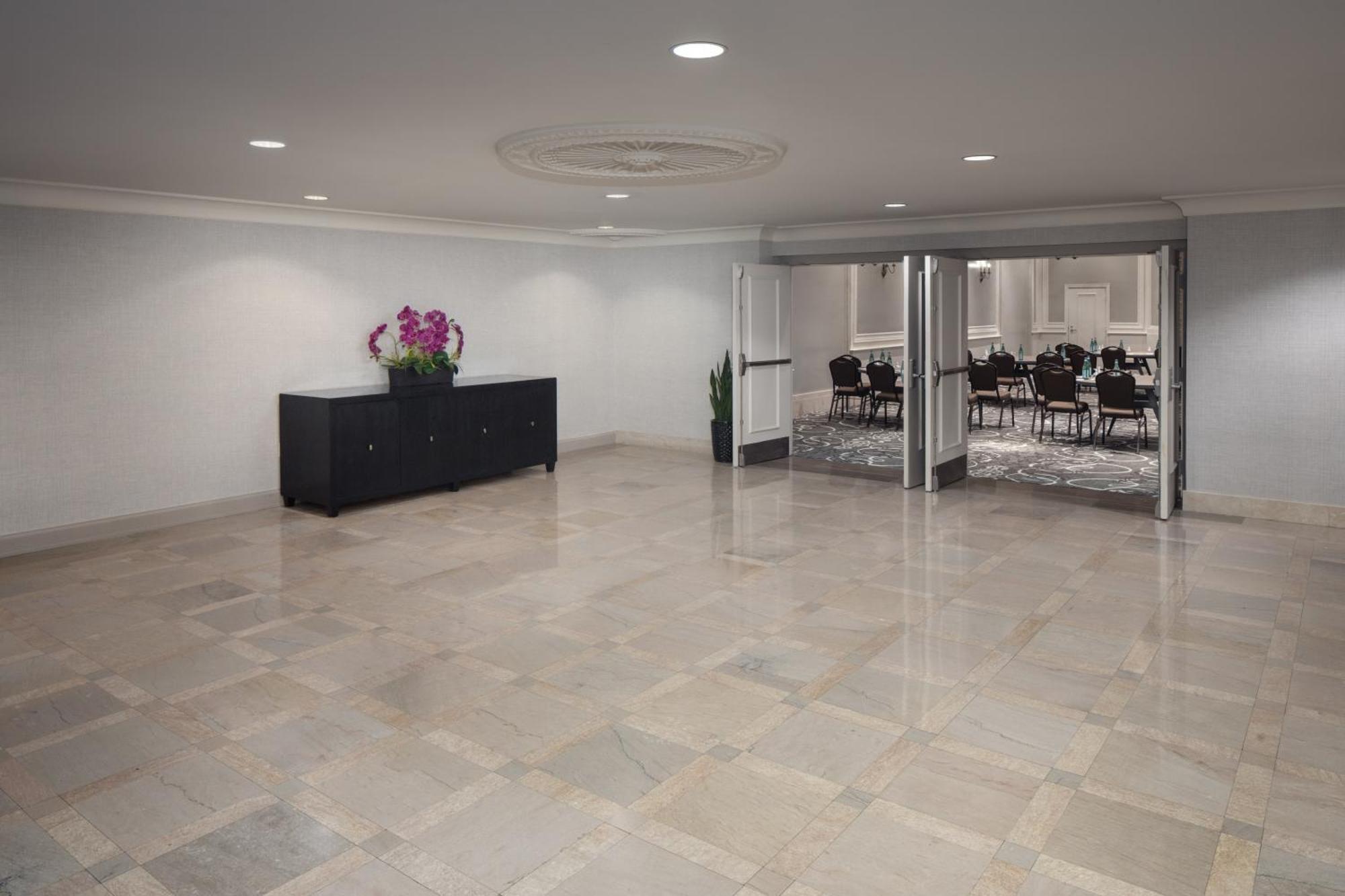 Doubletree Suites By Hilton Hotel Detroit Downtown - Fort Shelby Kültér fotó