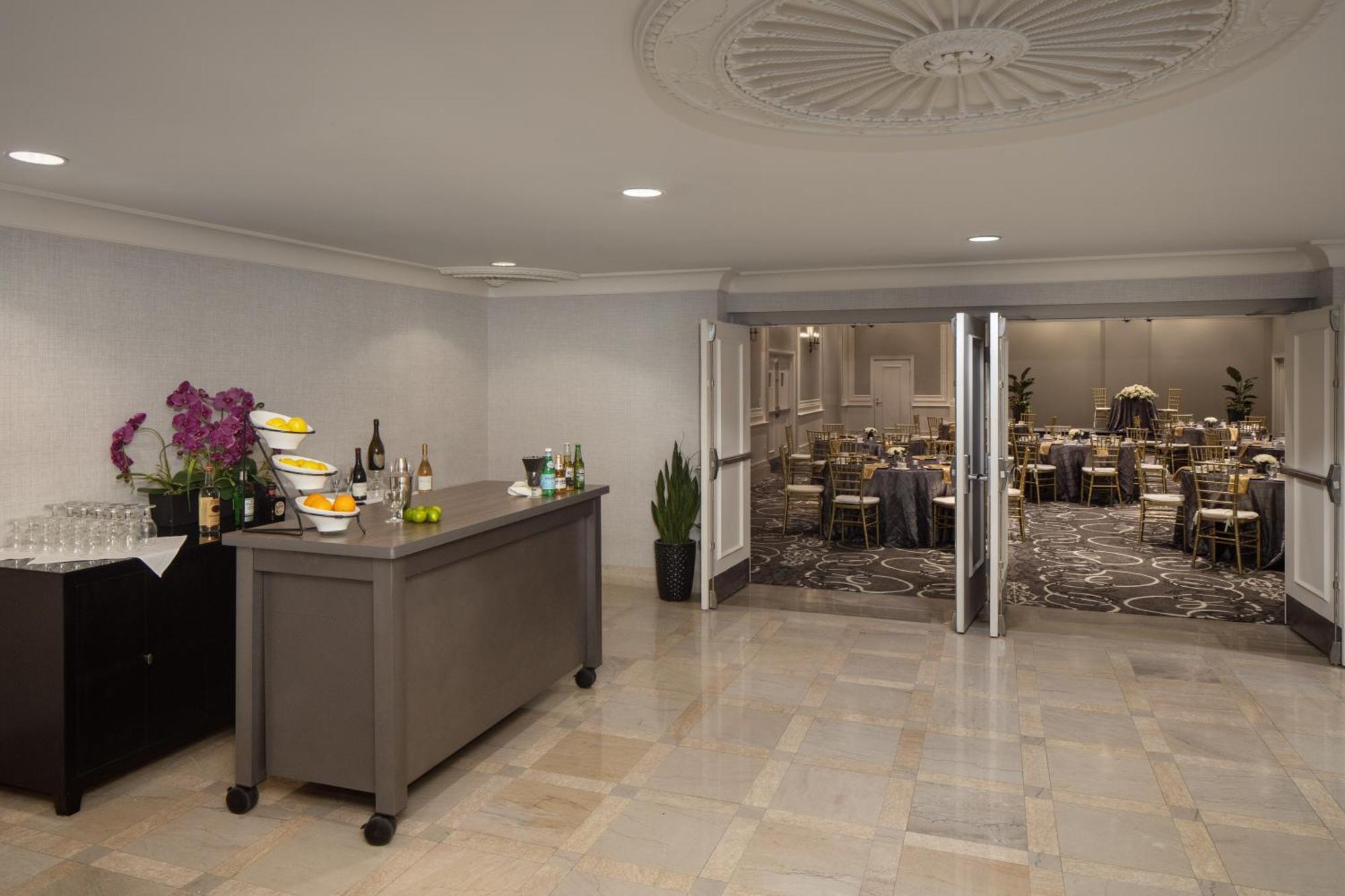 Doubletree Suites By Hilton Hotel Detroit Downtown - Fort Shelby Kültér fotó